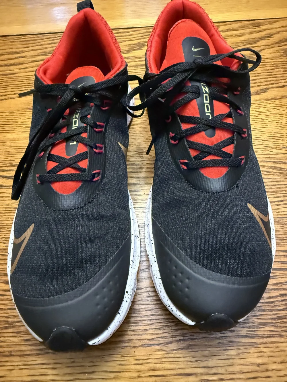 Nike Zoom Gravity Shoes Mens Size 7Y Black Red Gold Running Sneakers CJ2088-003